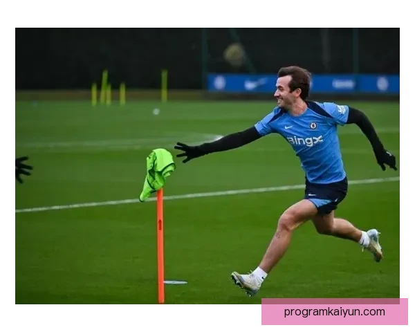 奇尔韦尔传中能力持续提升，展现出稳健的进攻支持状态