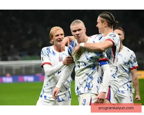 哈兰德在挪威国家队中的表现稳健，备受球迷期待的状态持续提升